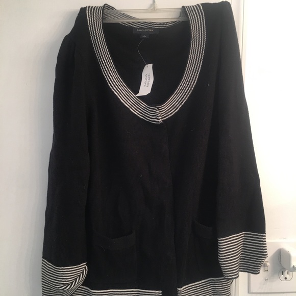 Banana Republic black button down sweater - Picture 1 of 6